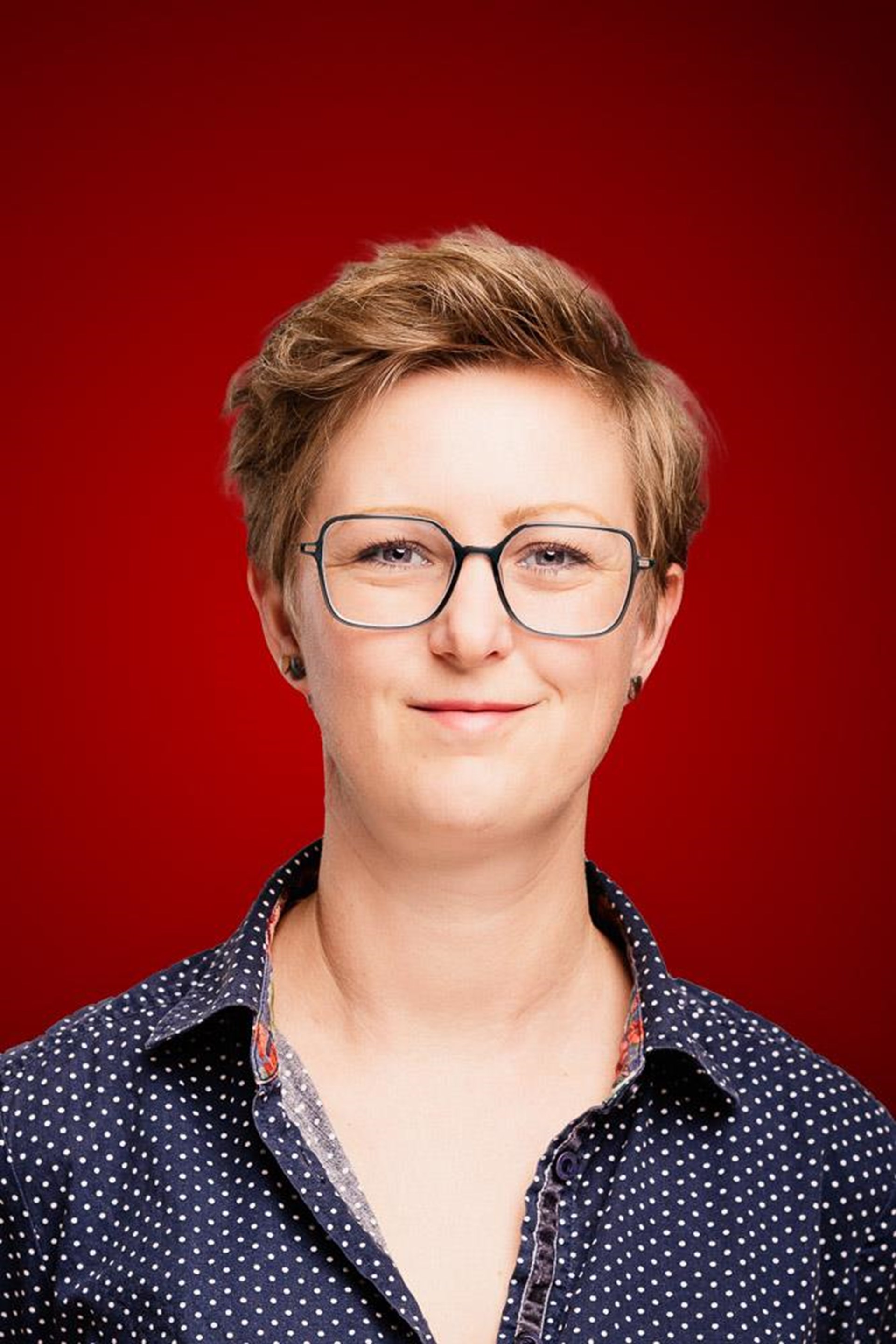 Porträt der Mitarbeiterin Sarah Mayer 