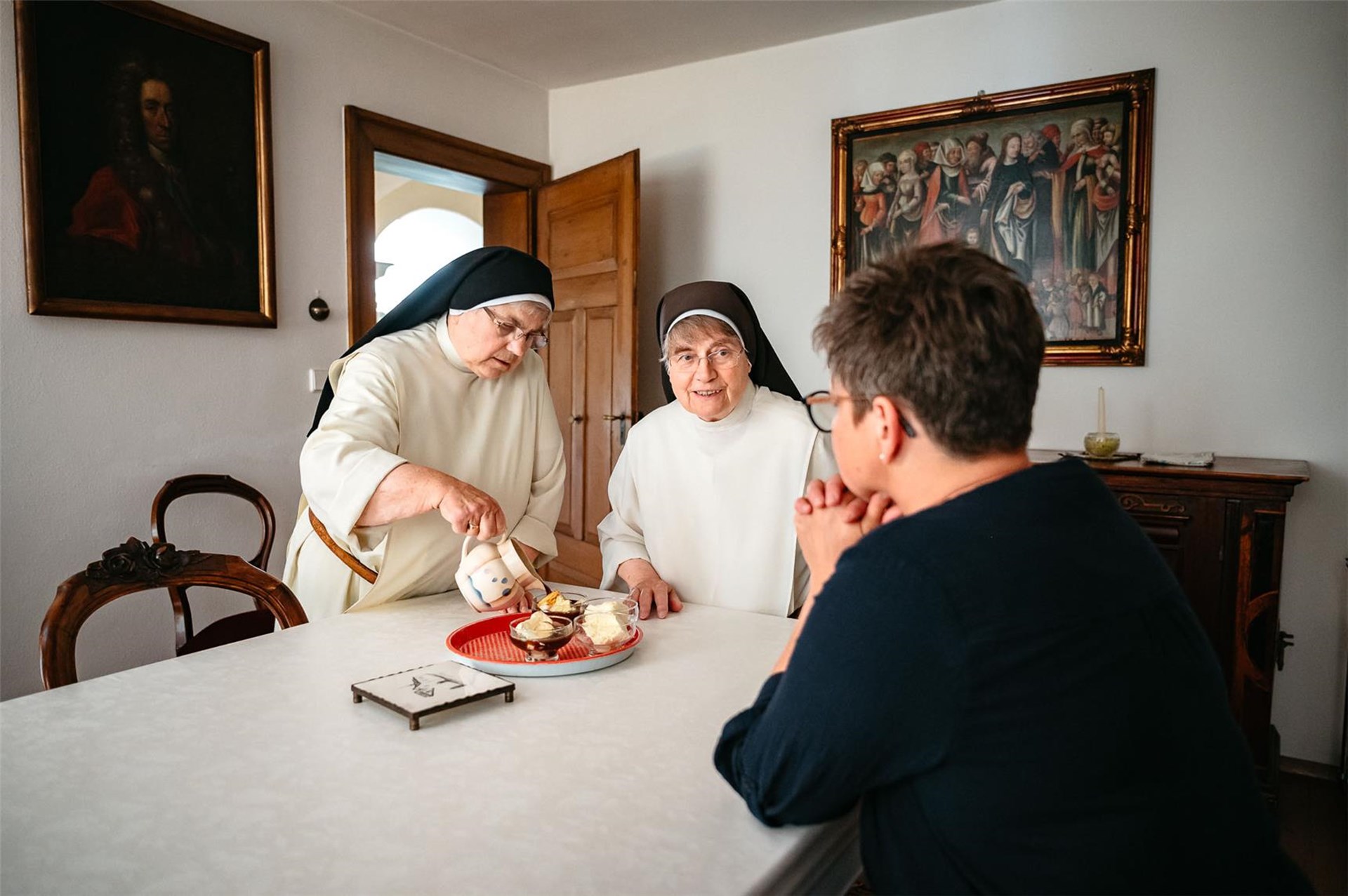 Schwester Raphaela, Schwester Martina und Bärbel Sackmann (v.l.n.r.)